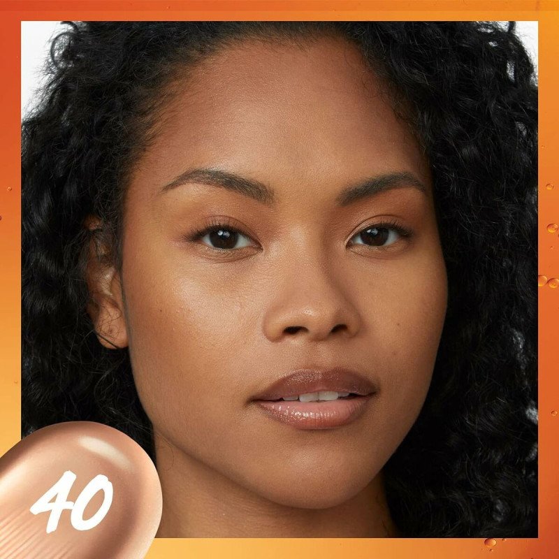 Base de maquillage liquide Maybelline Super Stay Skin Tint Nº 40 30 ml Vitamine C